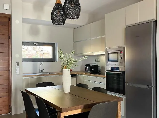 Вилла Dimeli - Sea View In Foinikounta *