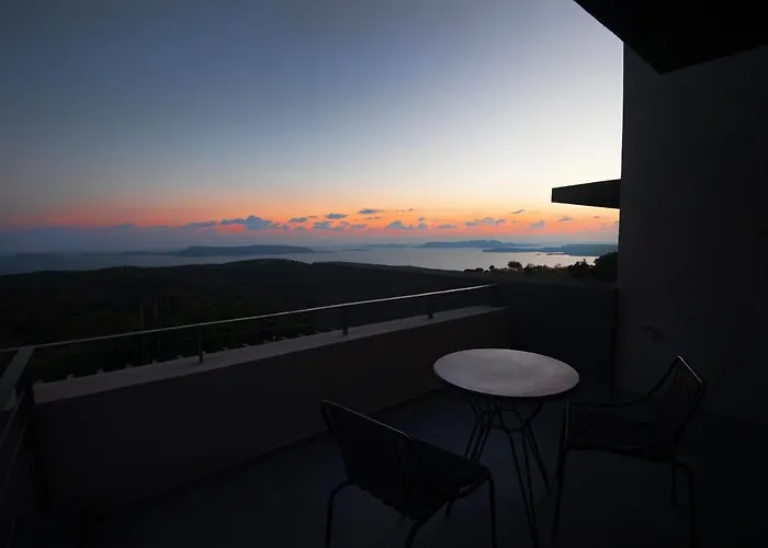 Villa Dimeli - Sea View In Foinikounta *